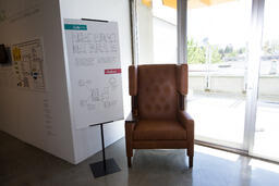 Lola: Armchair