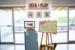 Seek & Play