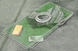 An assemblage of non-orientable objects